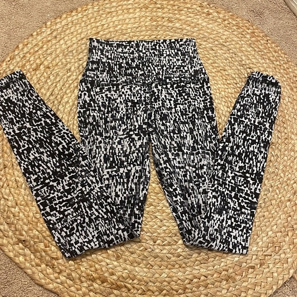 Lululemon Align Leggings - Picture 2 of 3